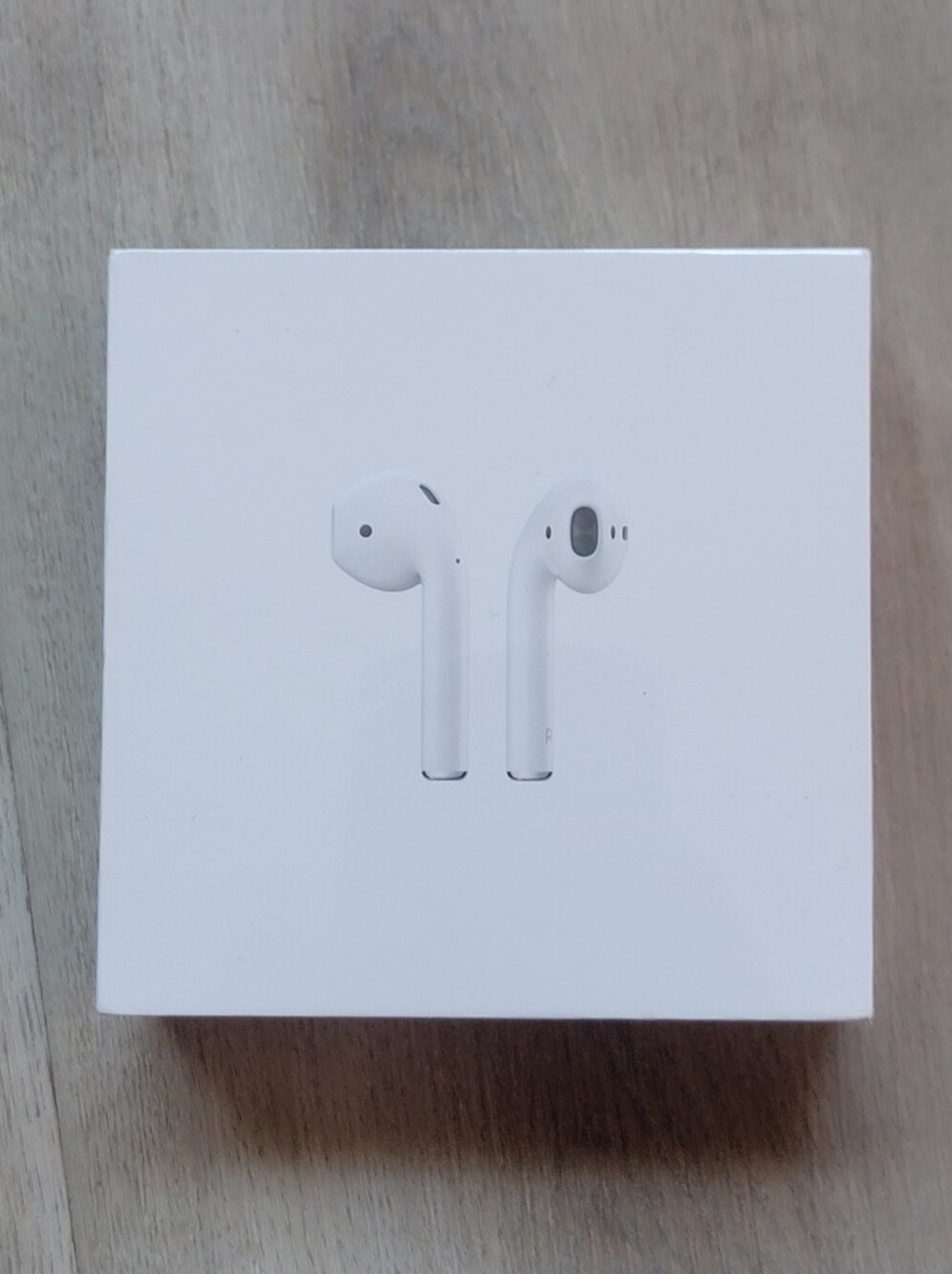 MAKE ME AN OFFER Apple AirPods (White) Wireless Earbuds - Boxed